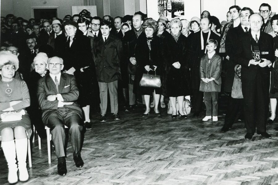 J. Grus – sedící 1. zprava